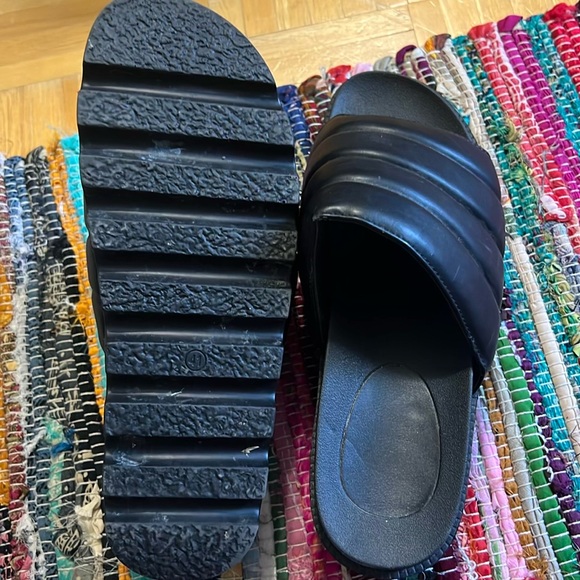 Black platform sandals - Picture 5 of 6